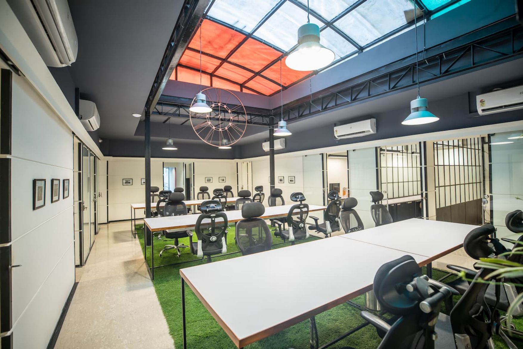 Coworking Space In Connaught Circle BI444